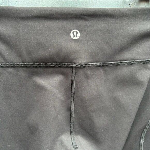 Lululemon Twist  & Train Crop, size 6 - Picture 11 of 13